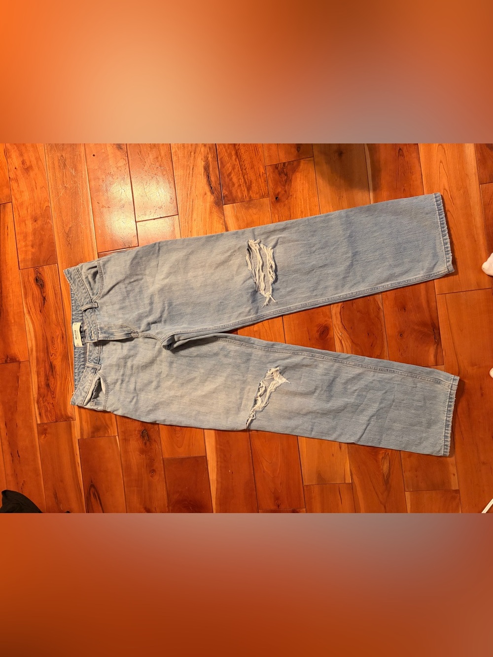 Hollister Light Blue Relaxed Distressed Women’s Jeans